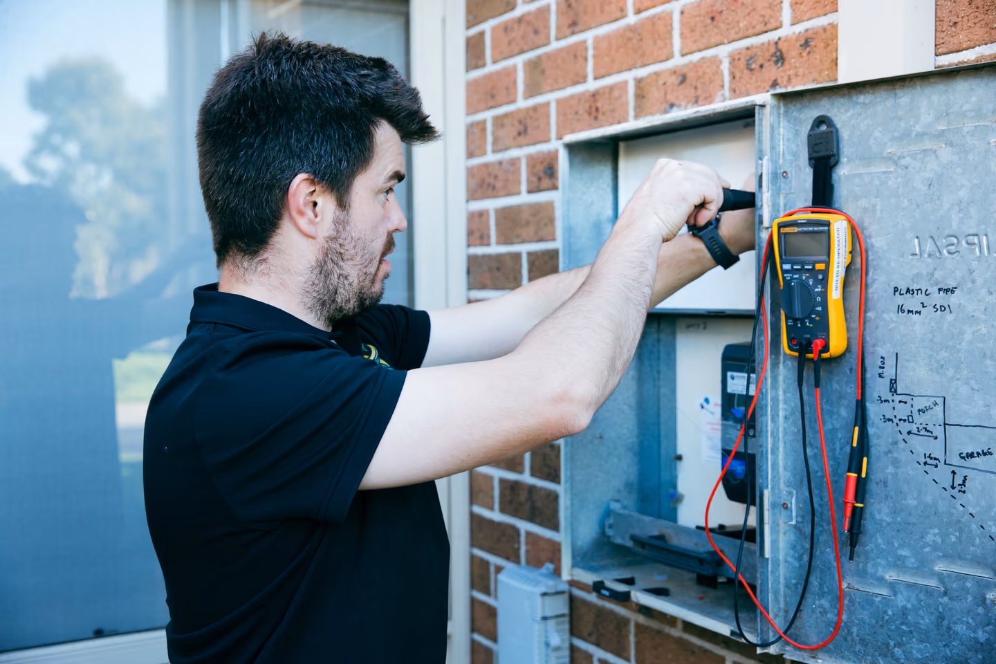 Kenny McCaskill from Ironox Electrical providing professional electrical services in Melbourne's Bayside and South Eastern suburbs.