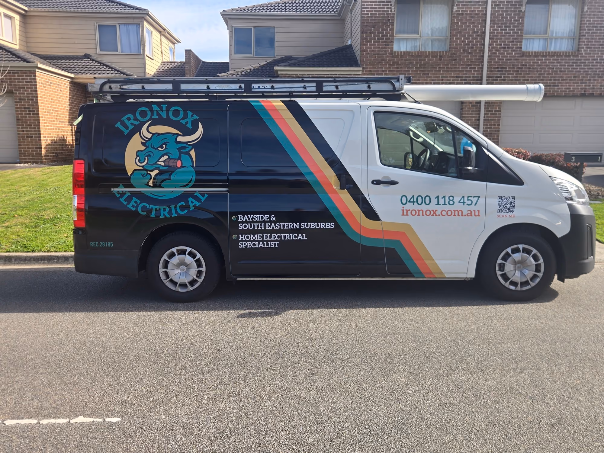 Kenny McCaskill from Ironox Electrical providing professional electrical services in Melbourne's Bayside and South Eastern suburbs.