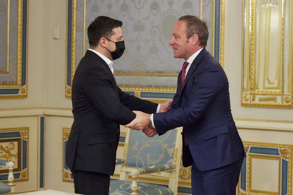 President Zelenskyy and Minister Fedorov at Apple visit, 2020