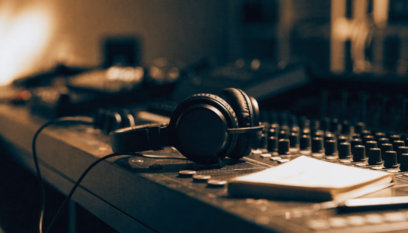 Jak vybrat DJ na svatbu? 10 otázek pro první schůzku
