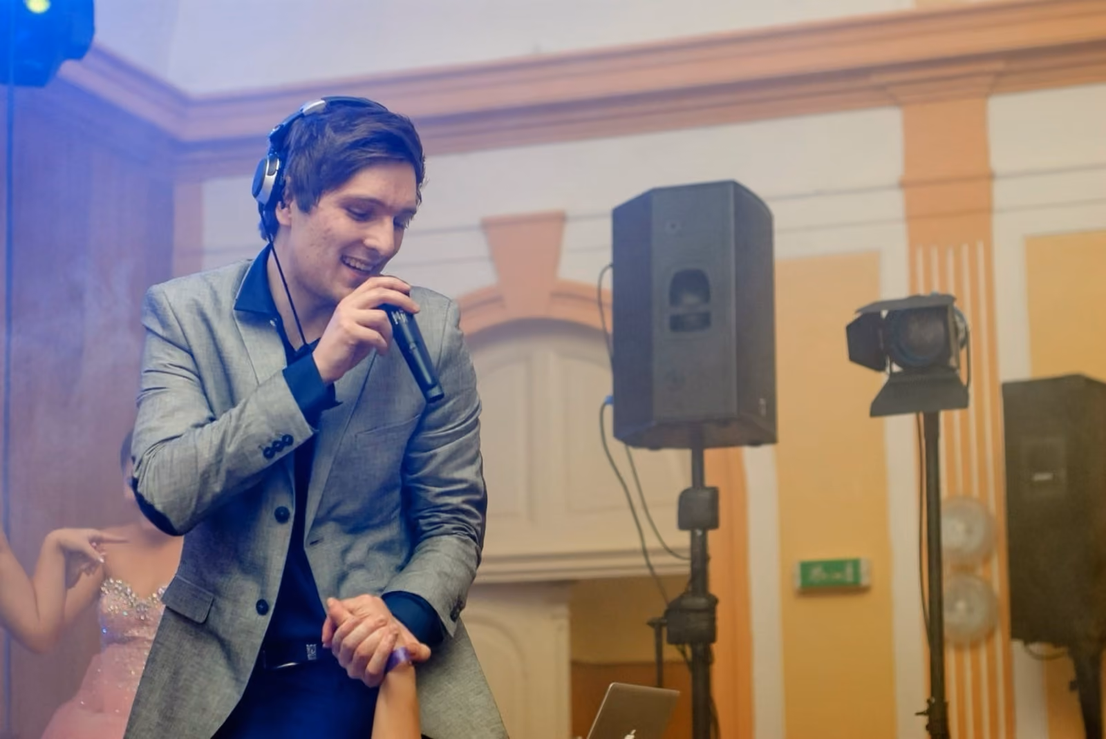 DJ Tom