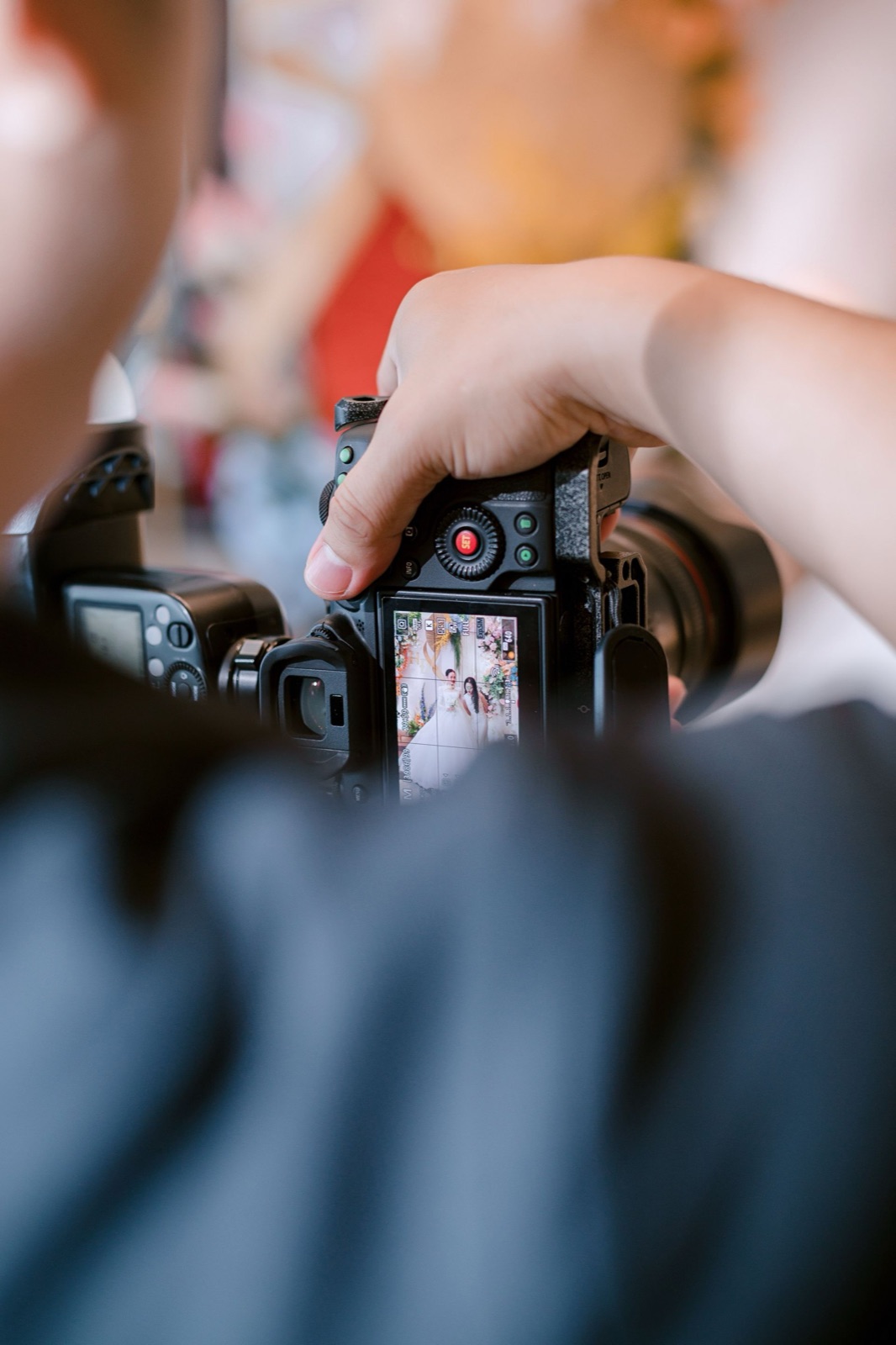 Svatební fotograf Audiora zachycuje pár během svatebního dne