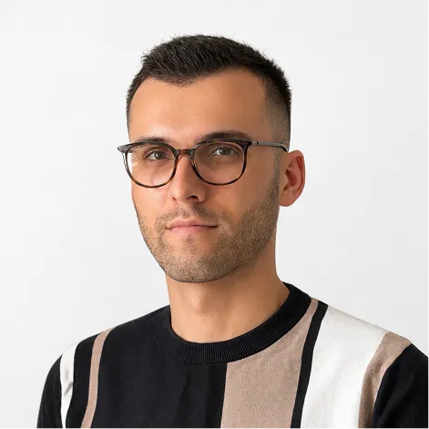 Portrait of Arsen Igorev, founder of Igorev Agency