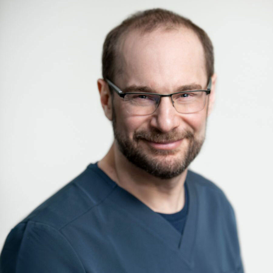 Portrait of Ross Zeltser