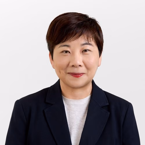 Eva Chen