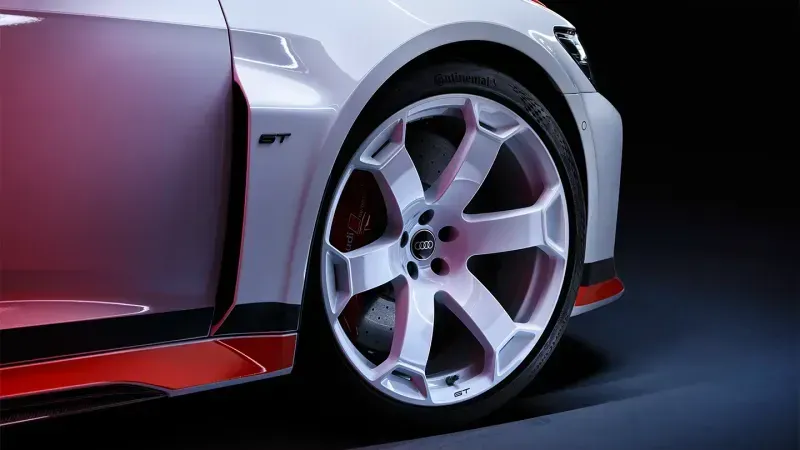 2024 Audi RS 6 GT fender and wheel detail