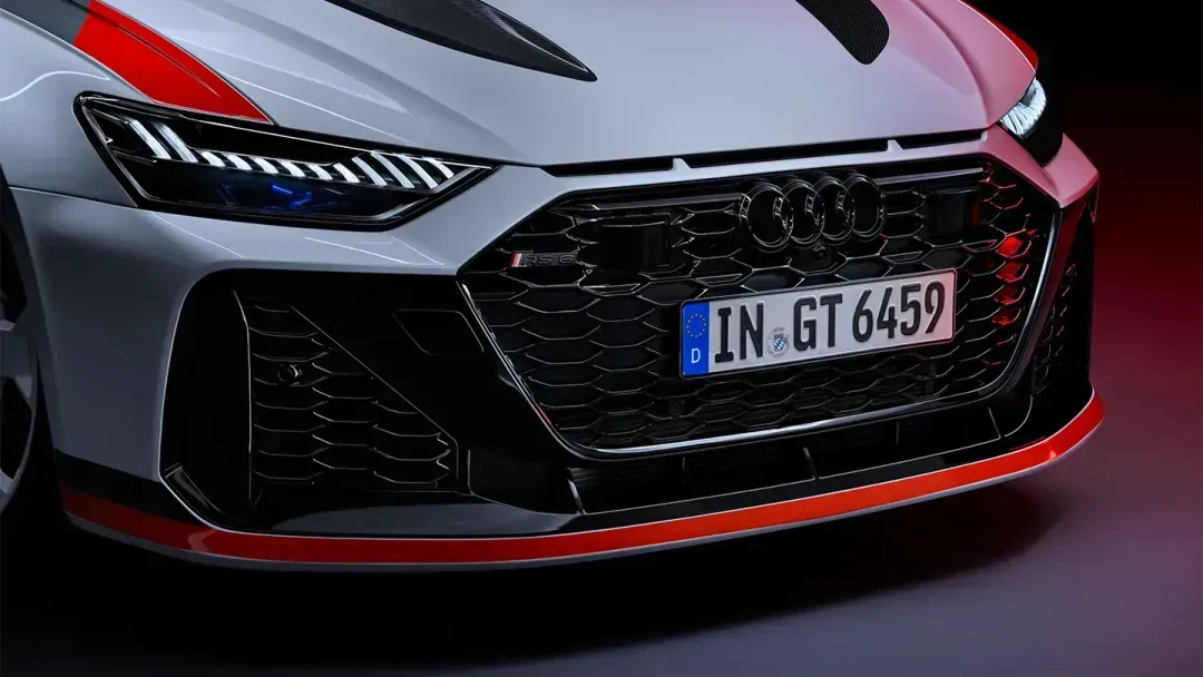 2024 Audi RS 6 GT front bumper detail