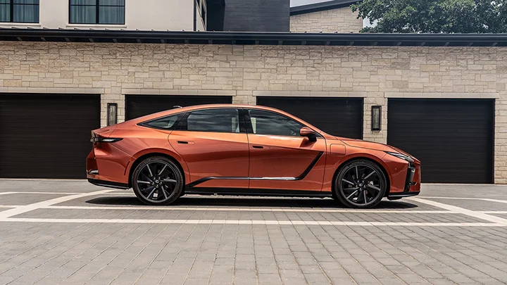 Lexus ES Introduces A More Connected Ownership Experience