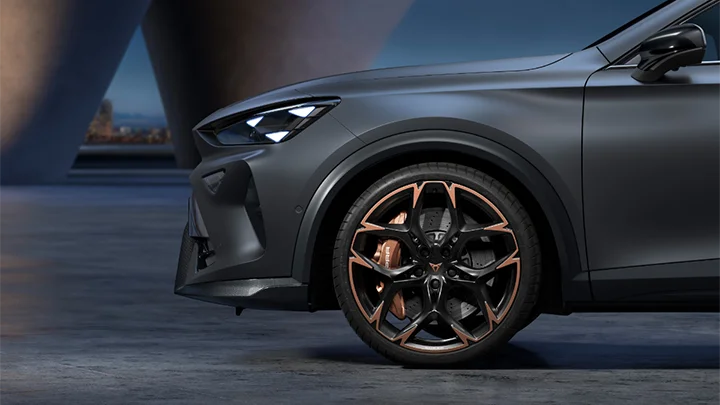 Cupra Formentor VZ5 with the 5-cylinder heart of an Audi RS is coming to NZ