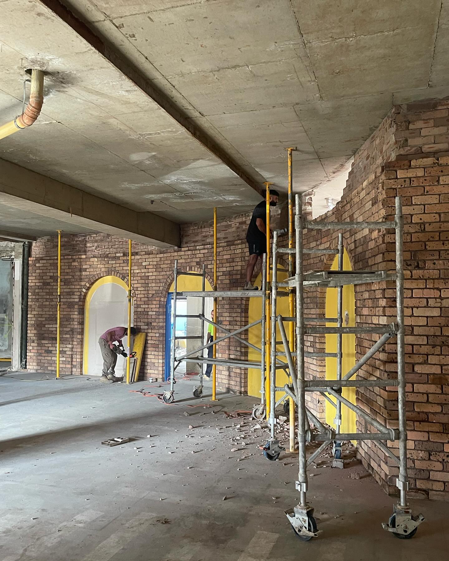 Needling and temporary support before wall removal.