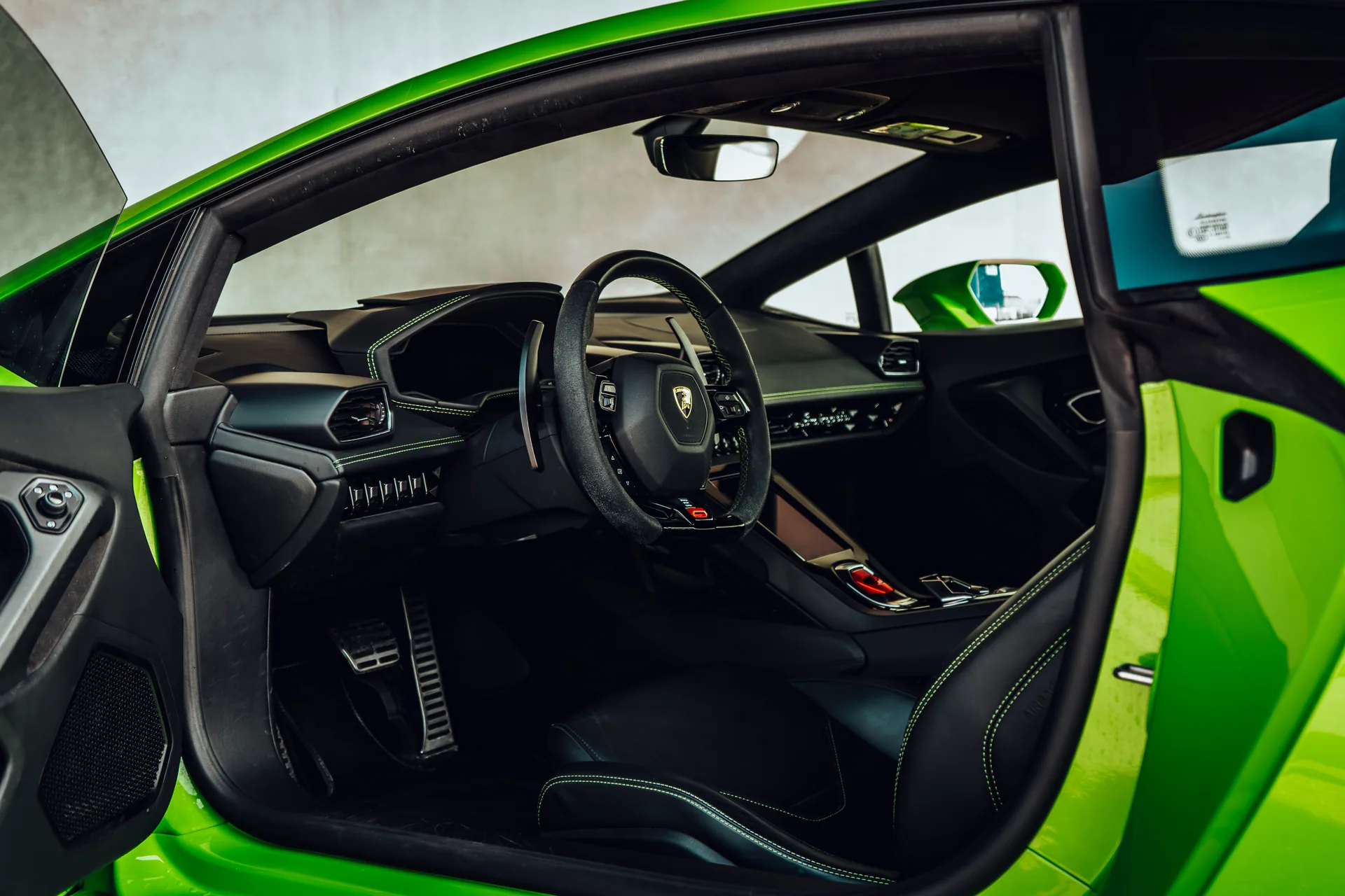Lamborghini Huracán EVO mieten bei Magic Rent