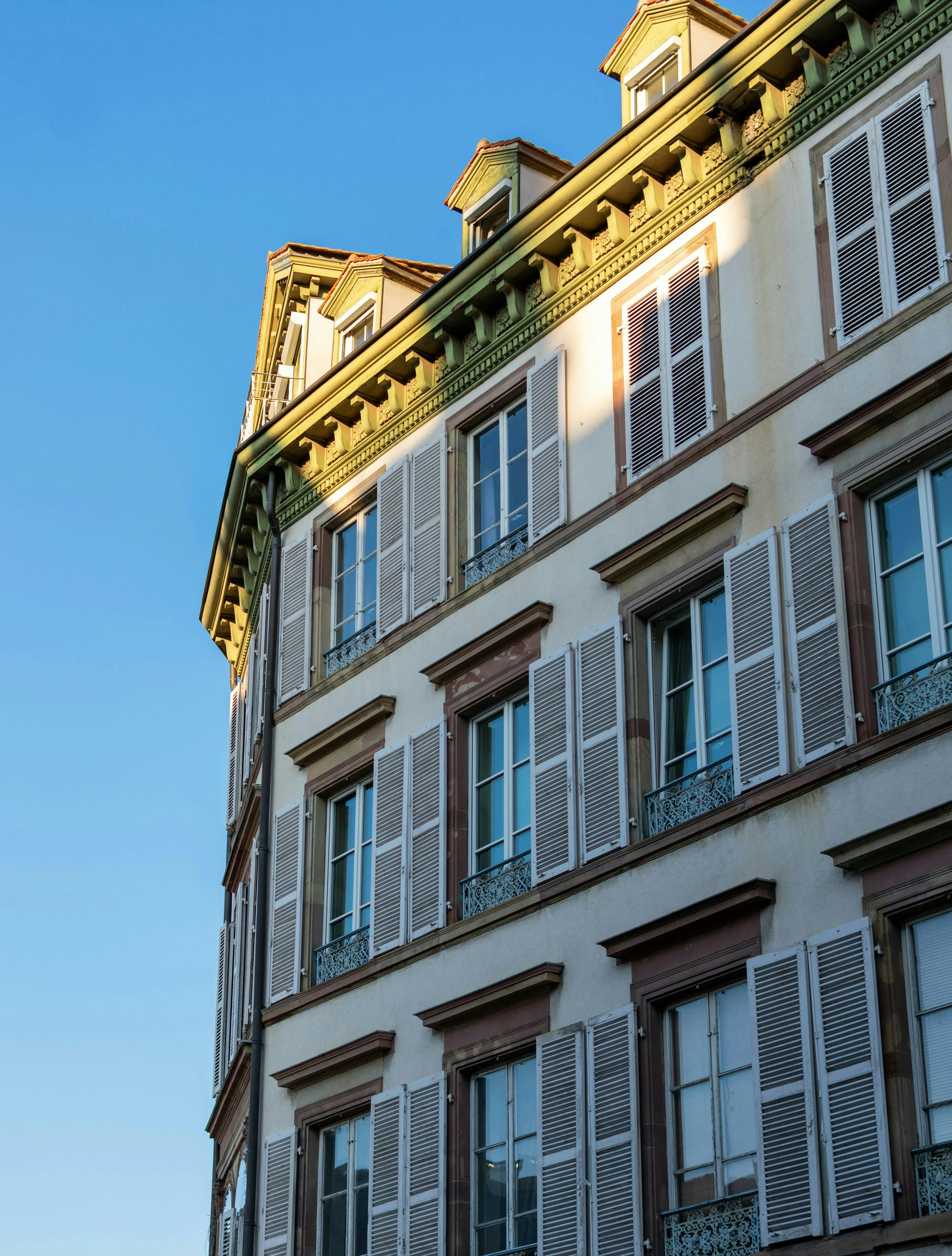 Façade d'immeuble ancien de style haussmannien