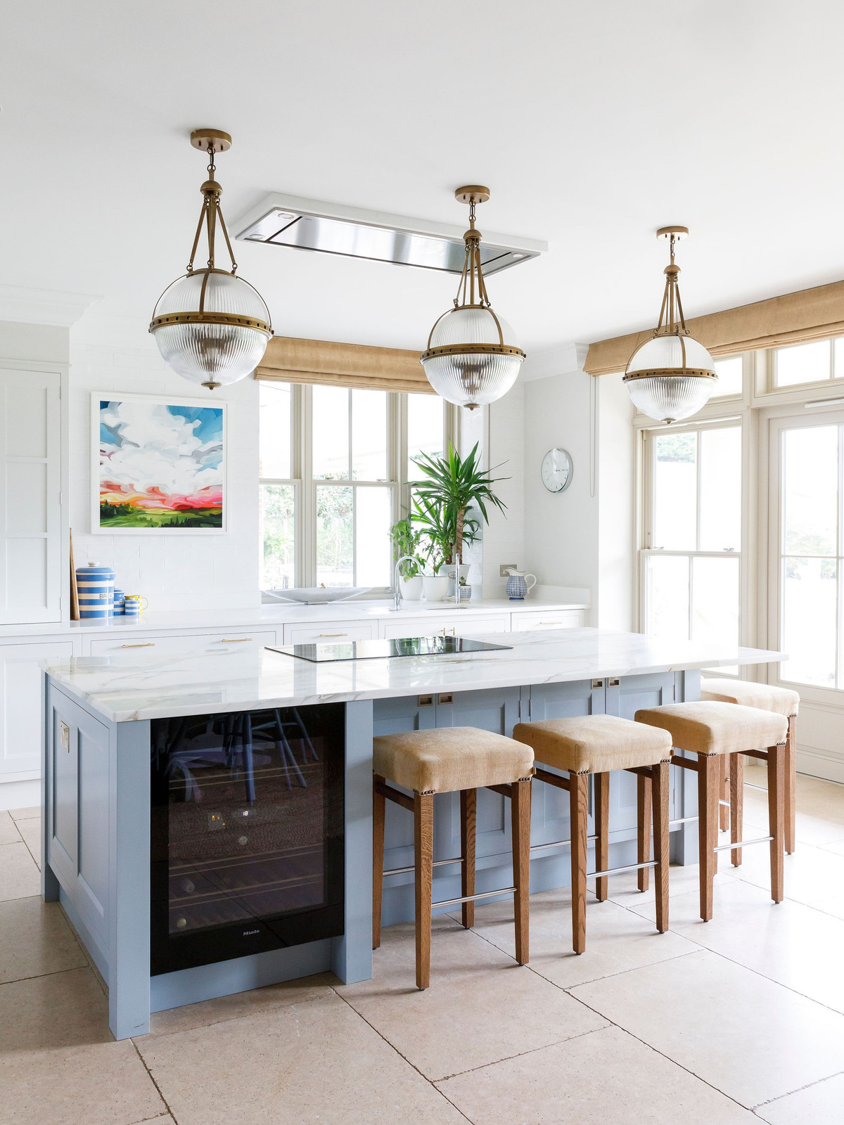 Cabinets to the Ceiling: Goodbye Dust Trap