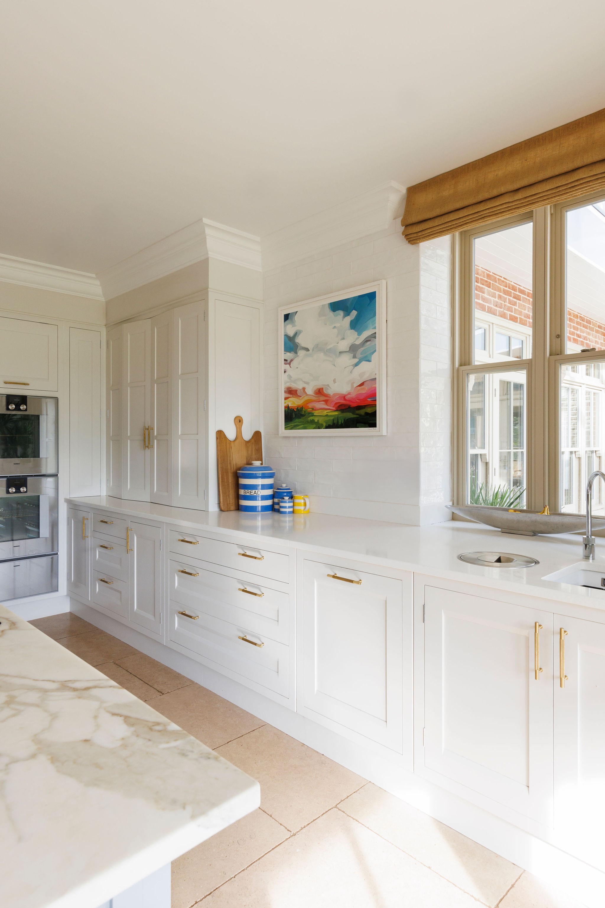 Cabinets to the Ceiling: Goodbye Dust Trap