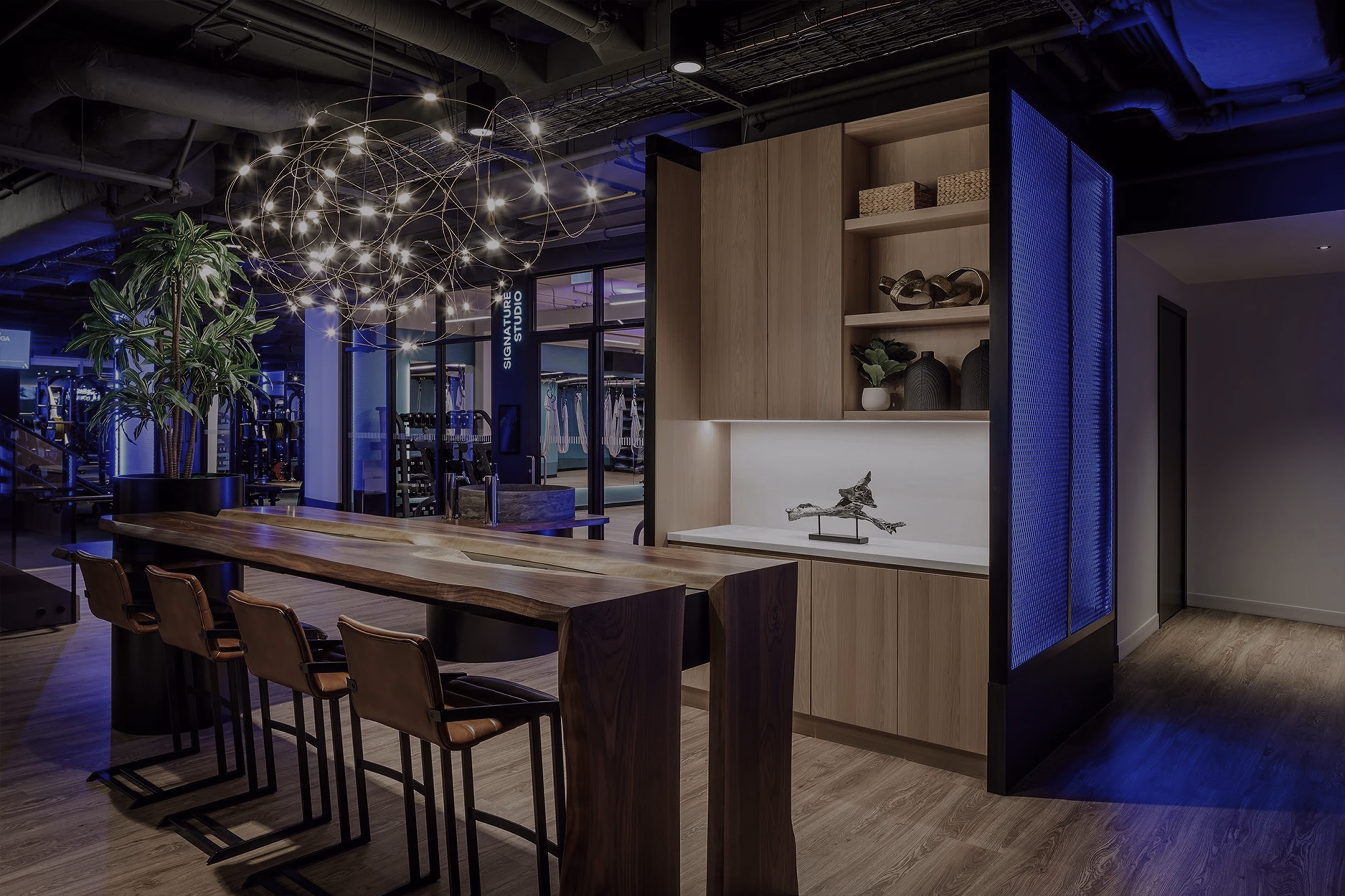 Member lounge and coworking space at Altea West 6