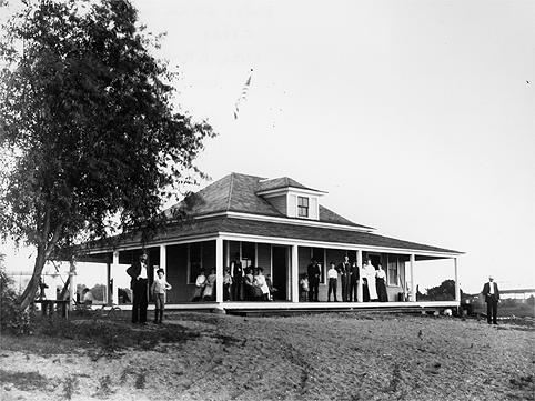 Dingley's Boathouse (c. 1900)
