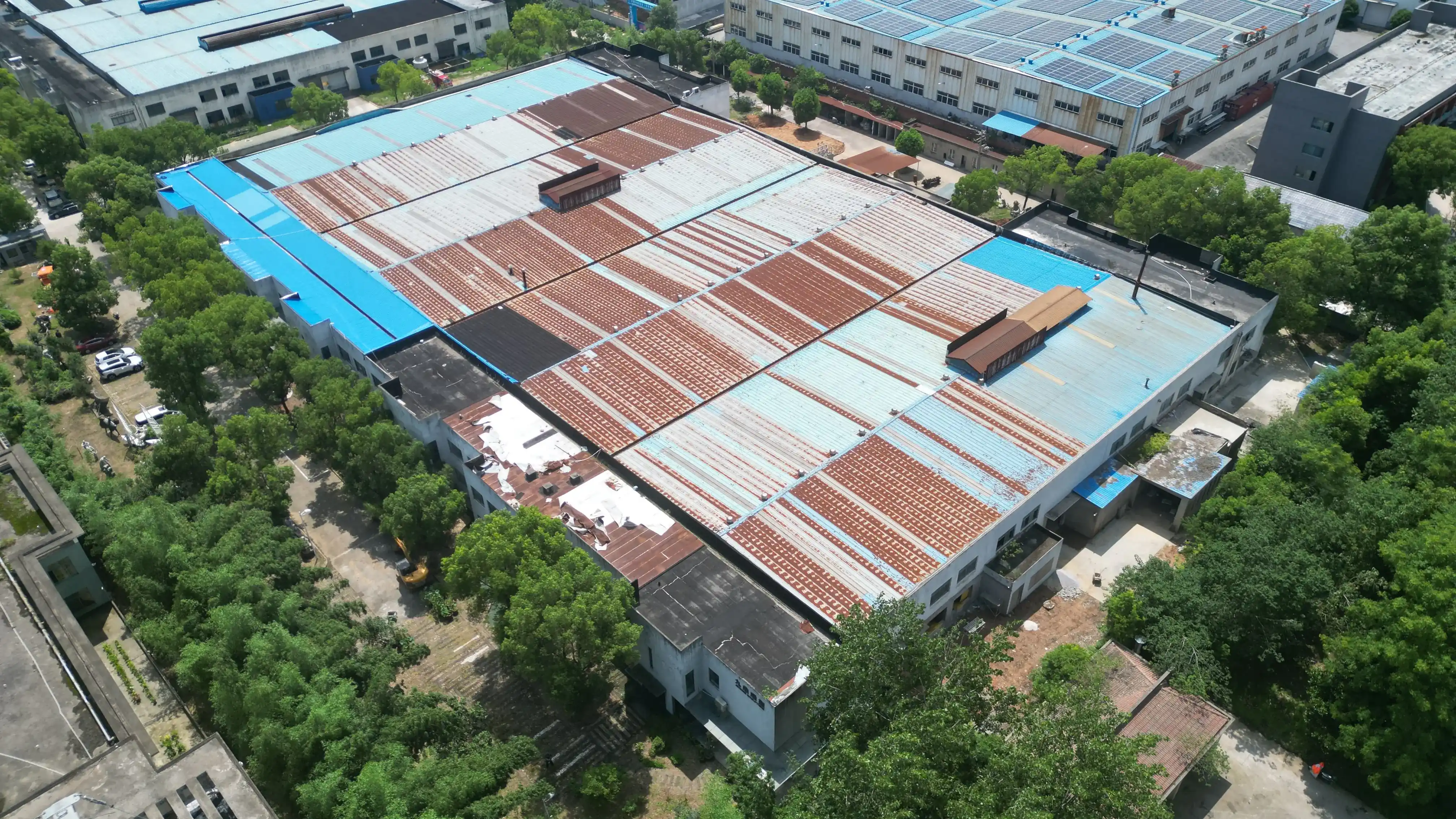 Aerial view of Xinjiuding’s multi-building production site in Tongling.