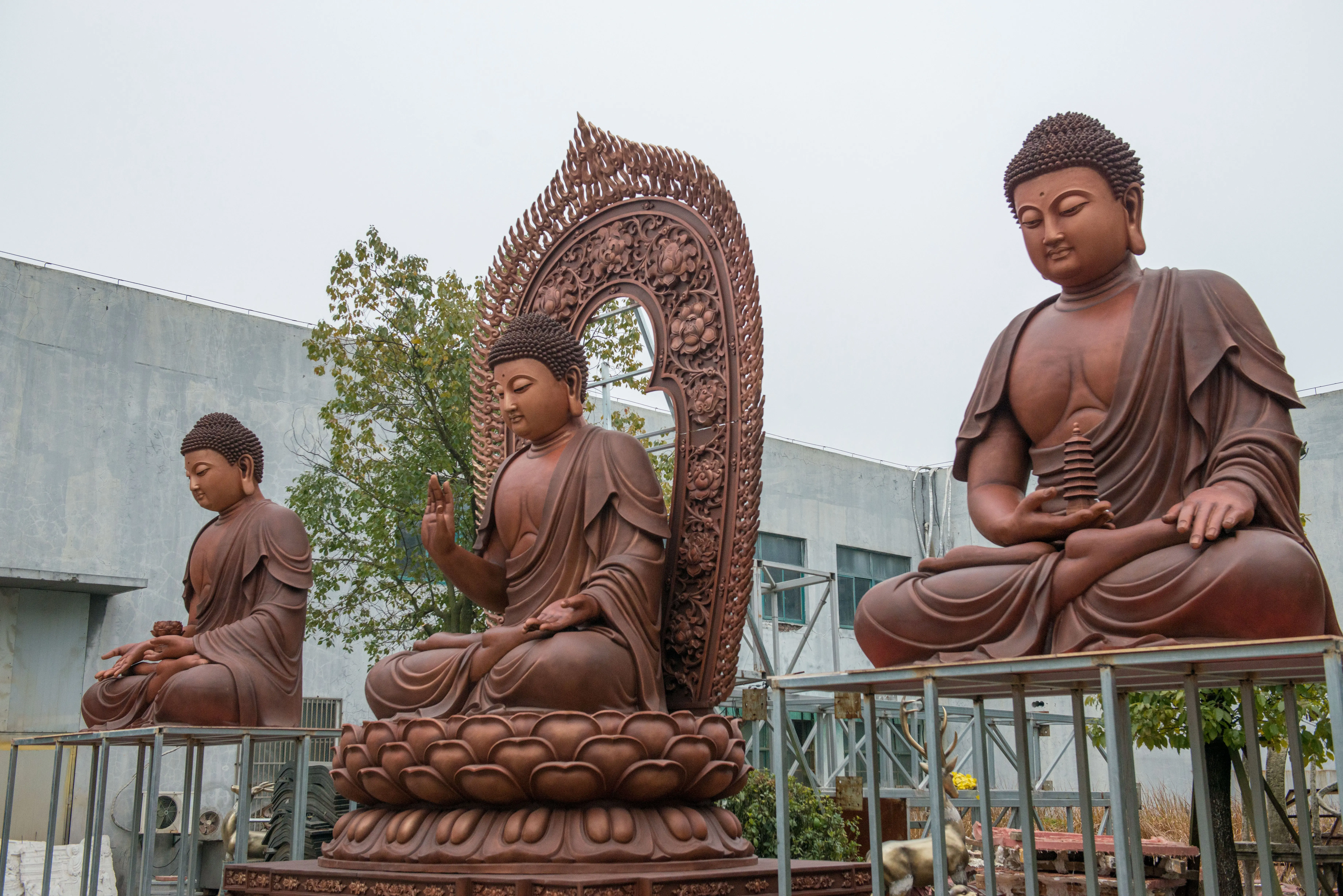 Buddhas of the Three Times at Xifeng Chan Temple — The three principal figures