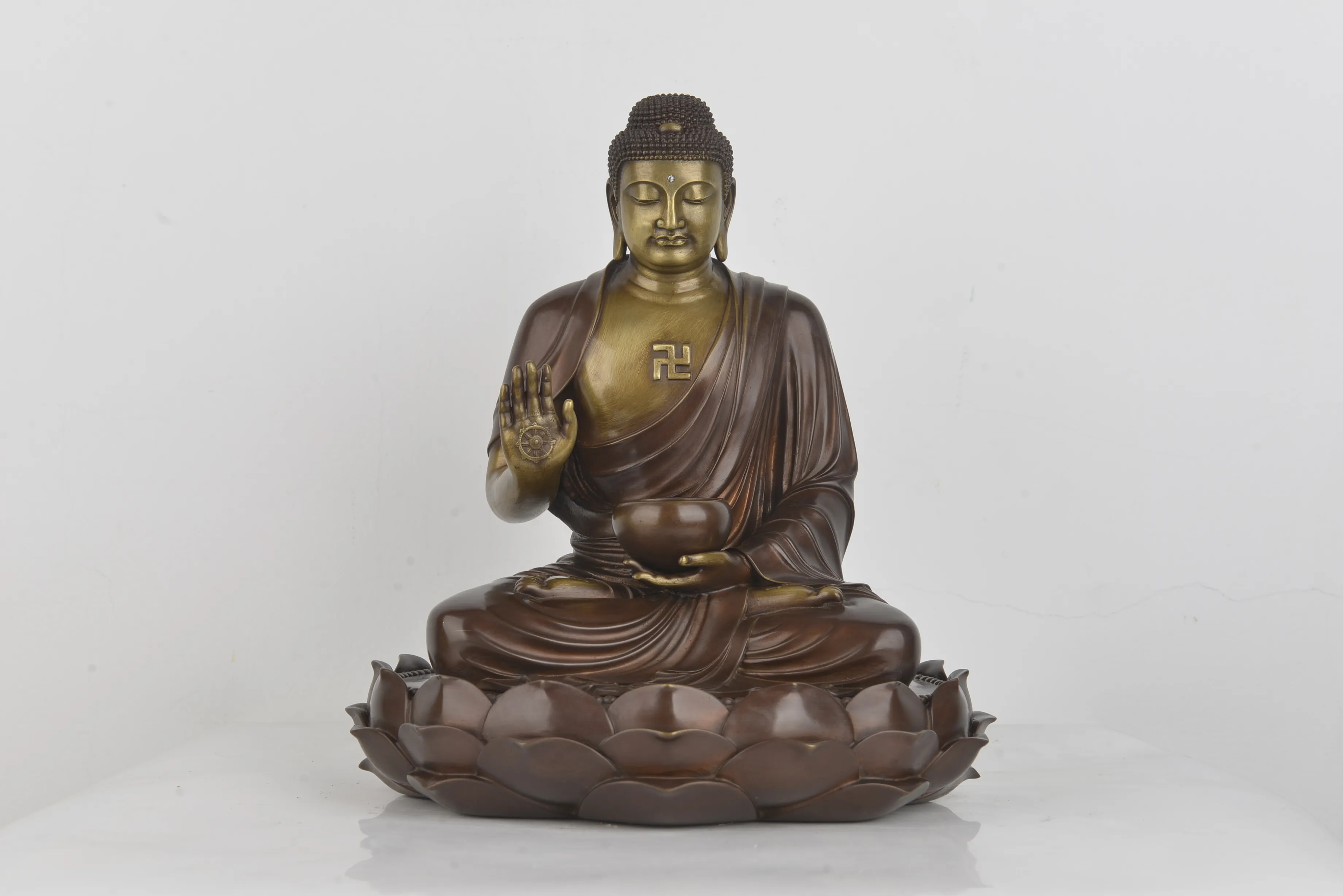 Shakyamuni Buddha — The complete sculpture