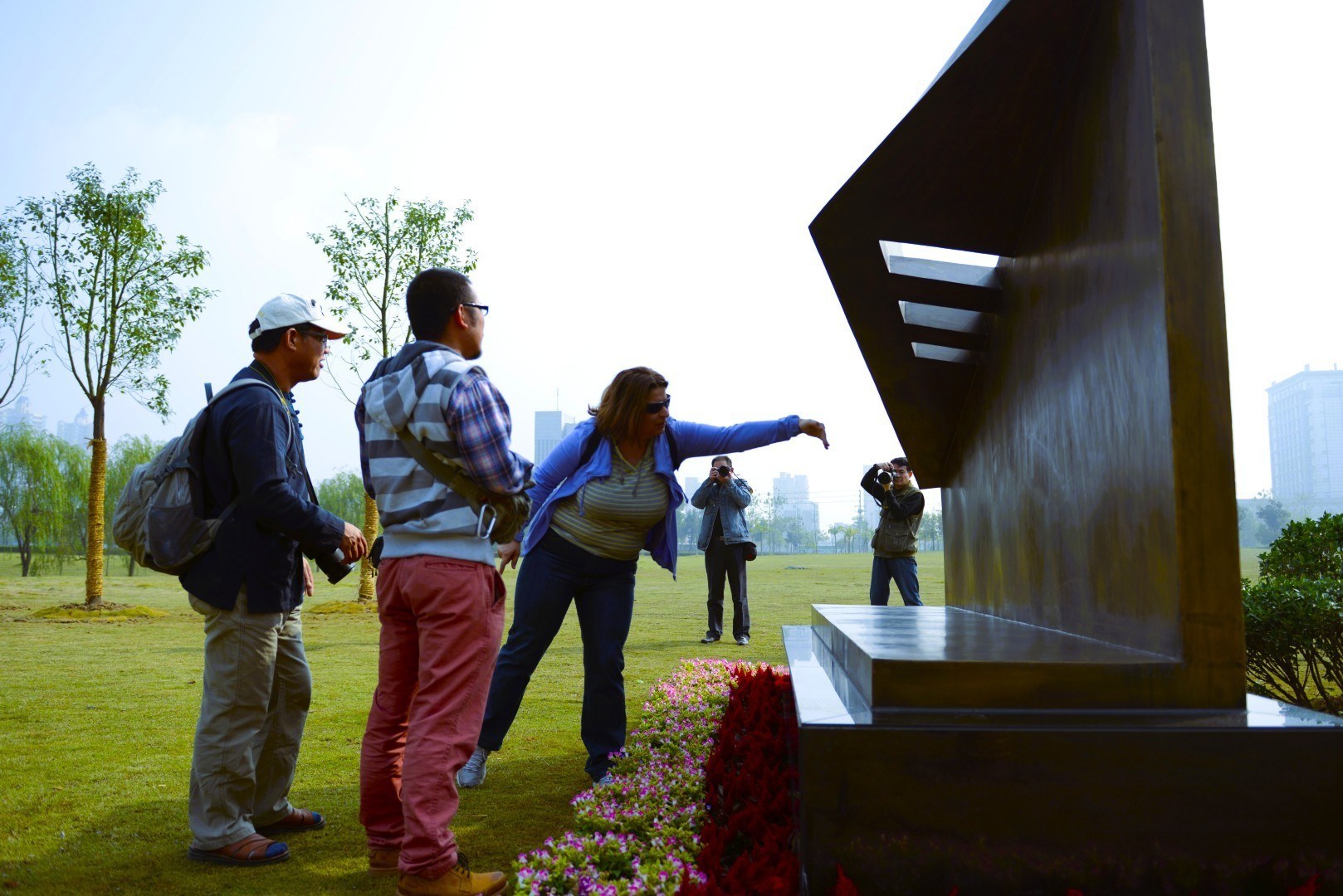 Conversations around sculpture.