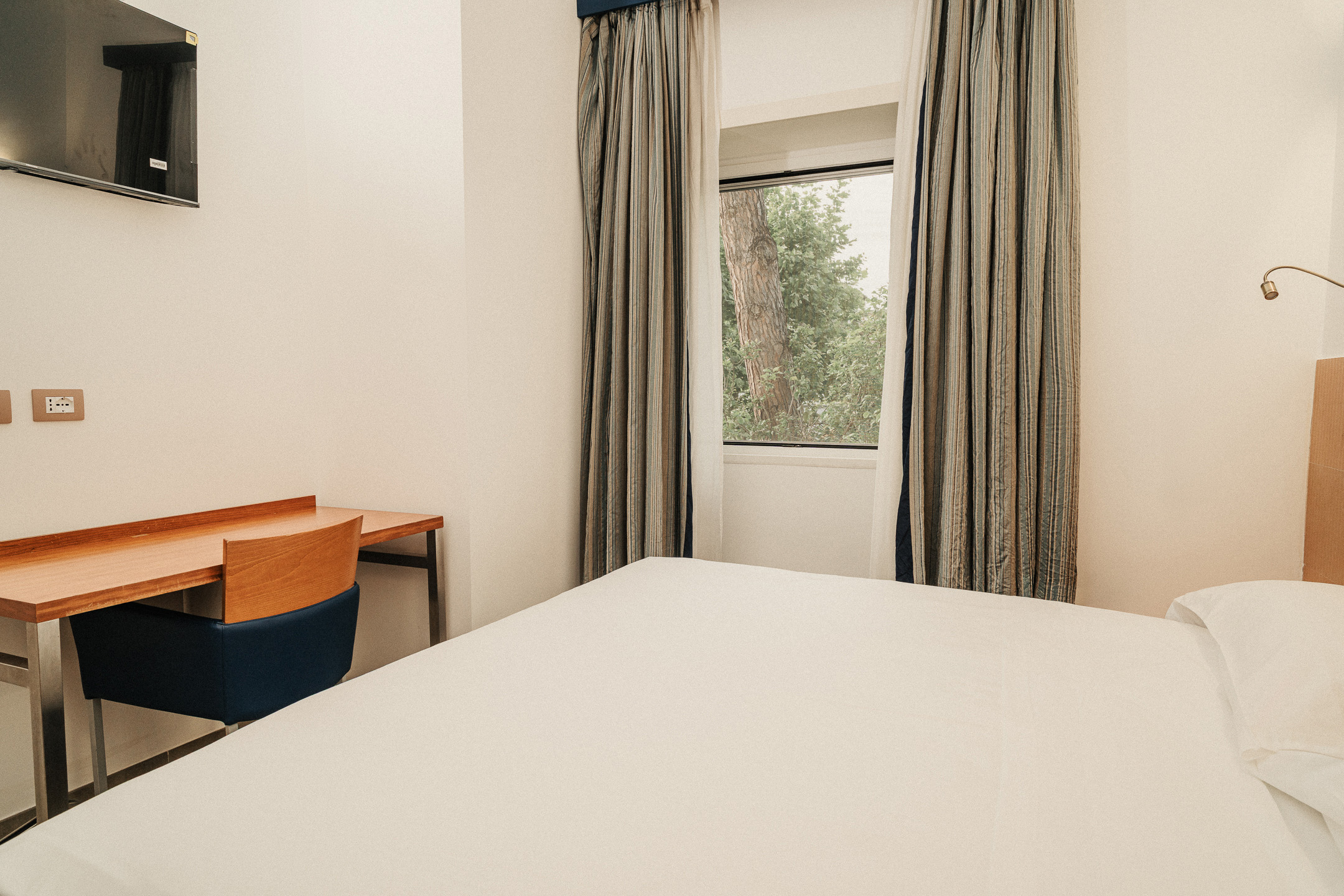 Room Img