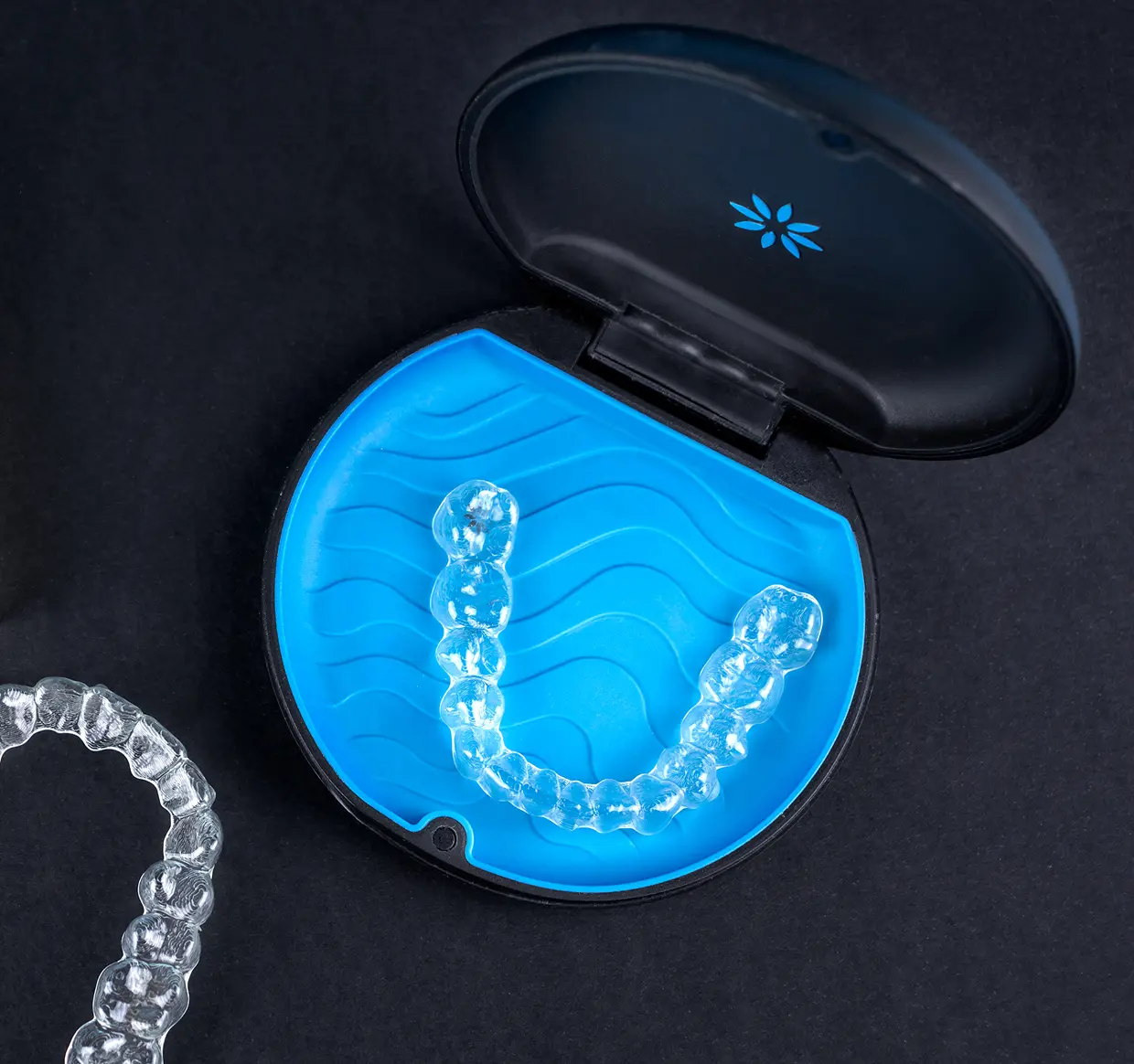 Mascherine trasparenti Invisalign per l’allineamento dentale