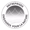 Logo circulaire avec trois montagnes stylisées et le texte « entreprises engagées pour la nature ». 