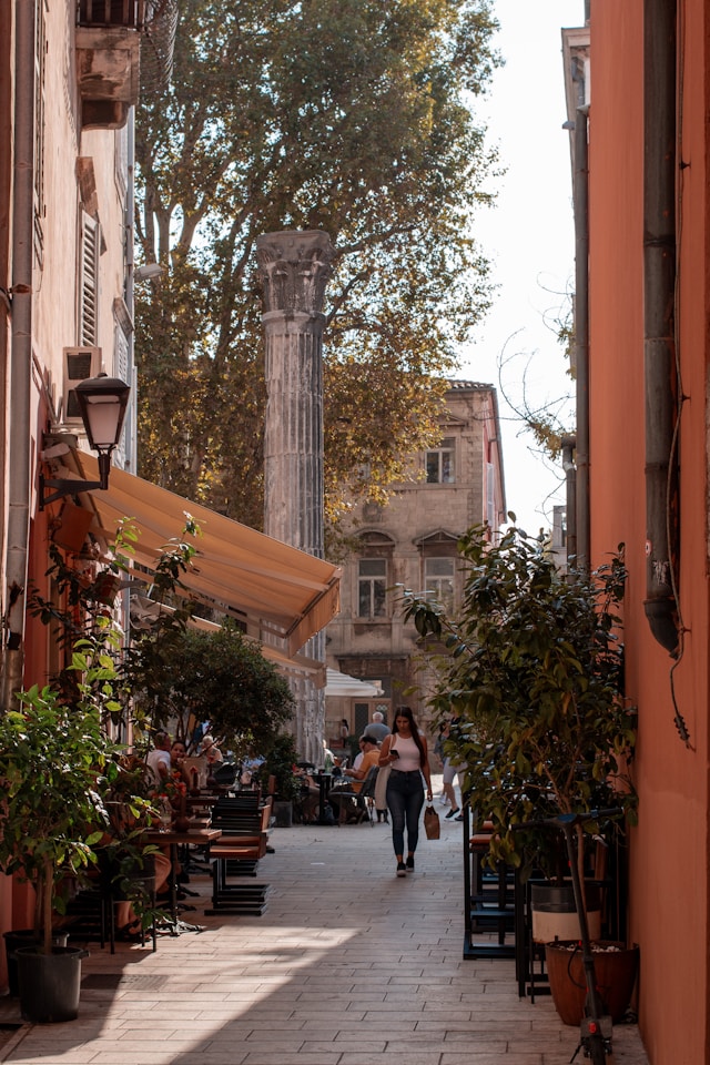 narrow street in zadar old town