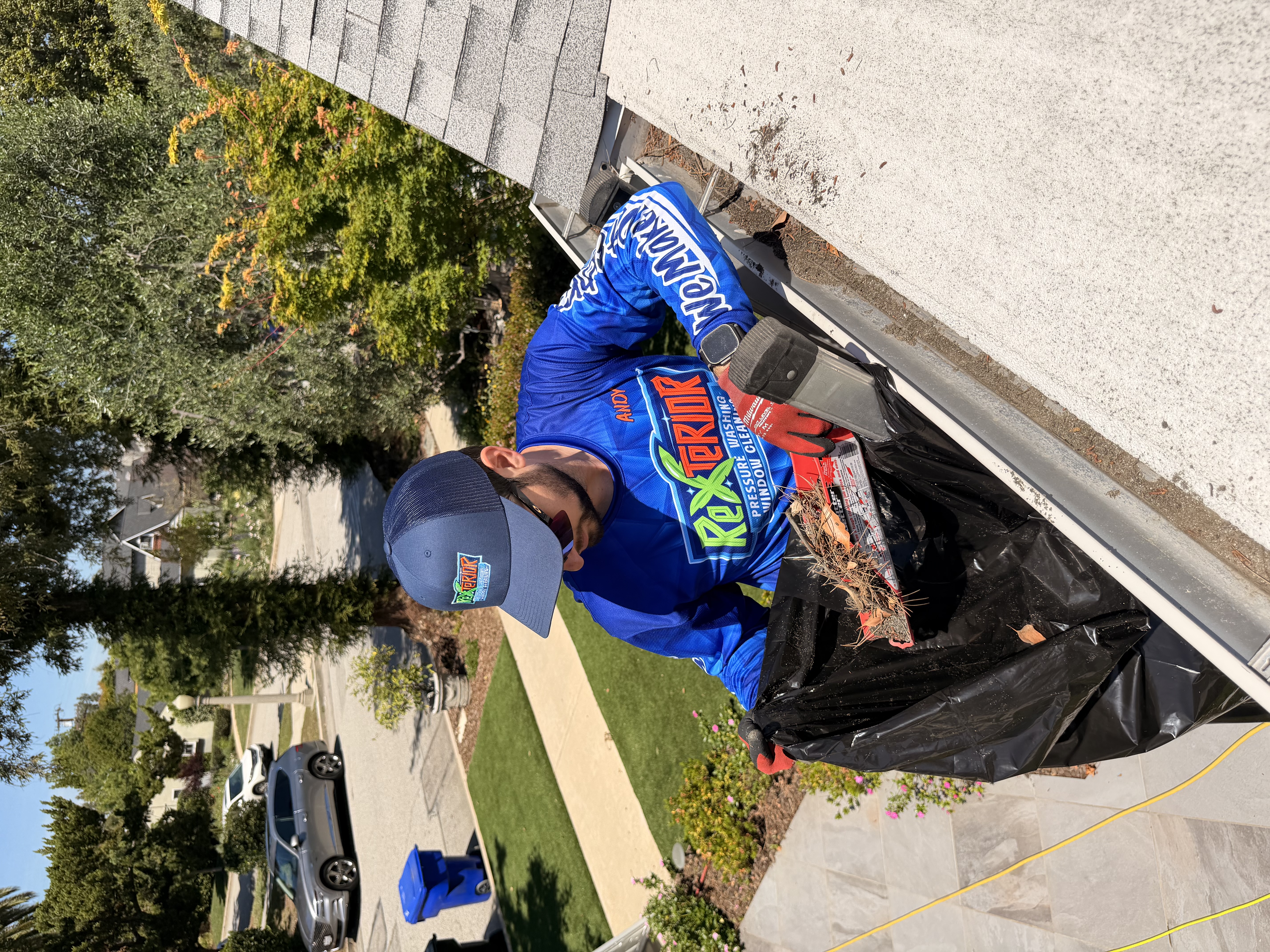Rexterior gutter cleaning service in Pasadena, CA