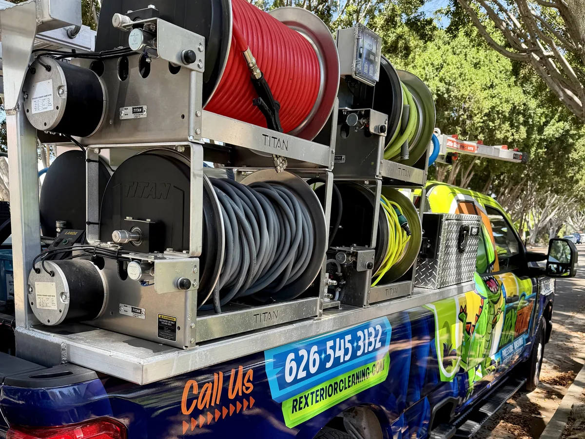 Rexterior's onboard hot and cold water equipment system
