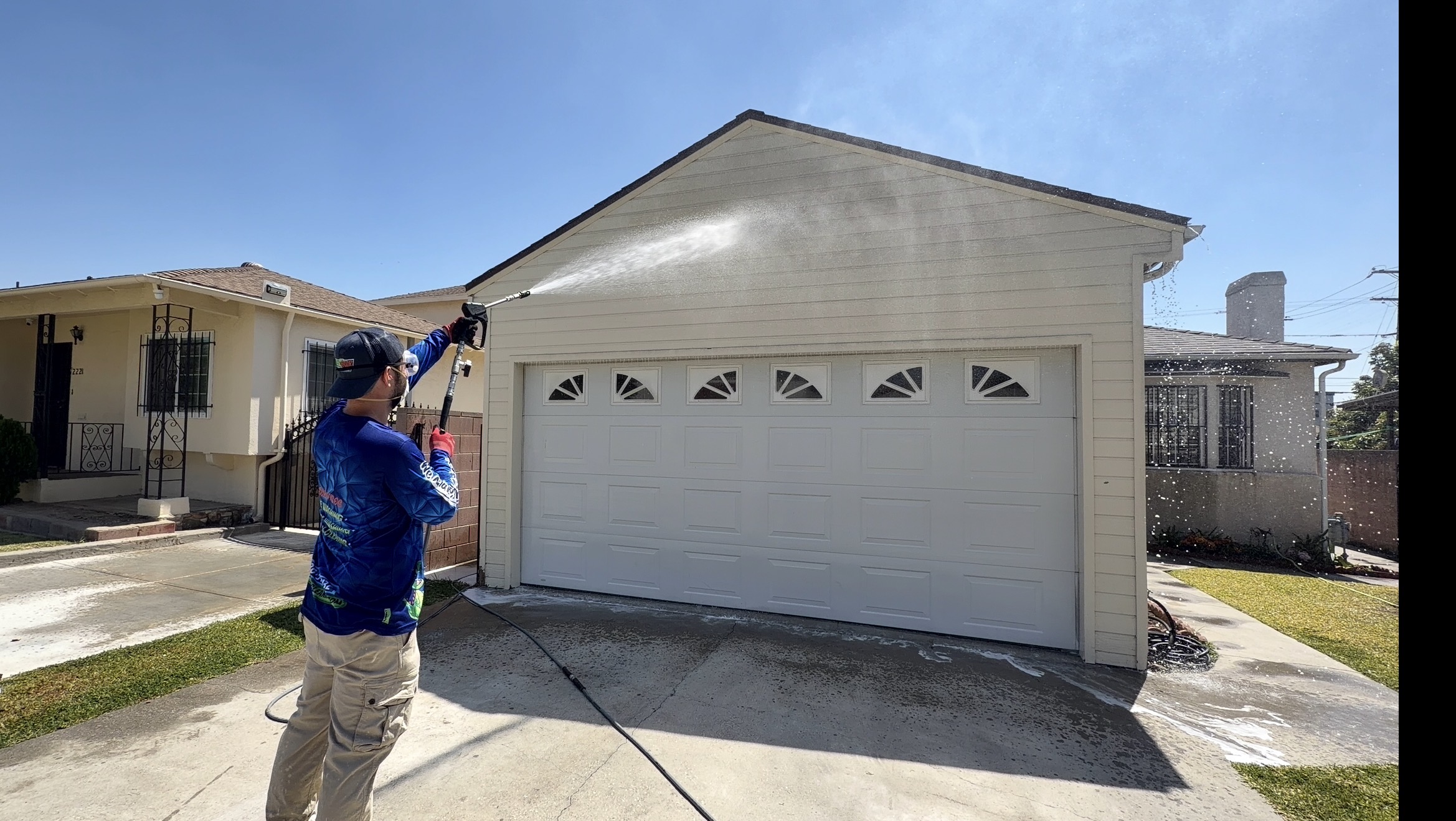 Vinyl and wood siding cleaning in Pasadena, CA