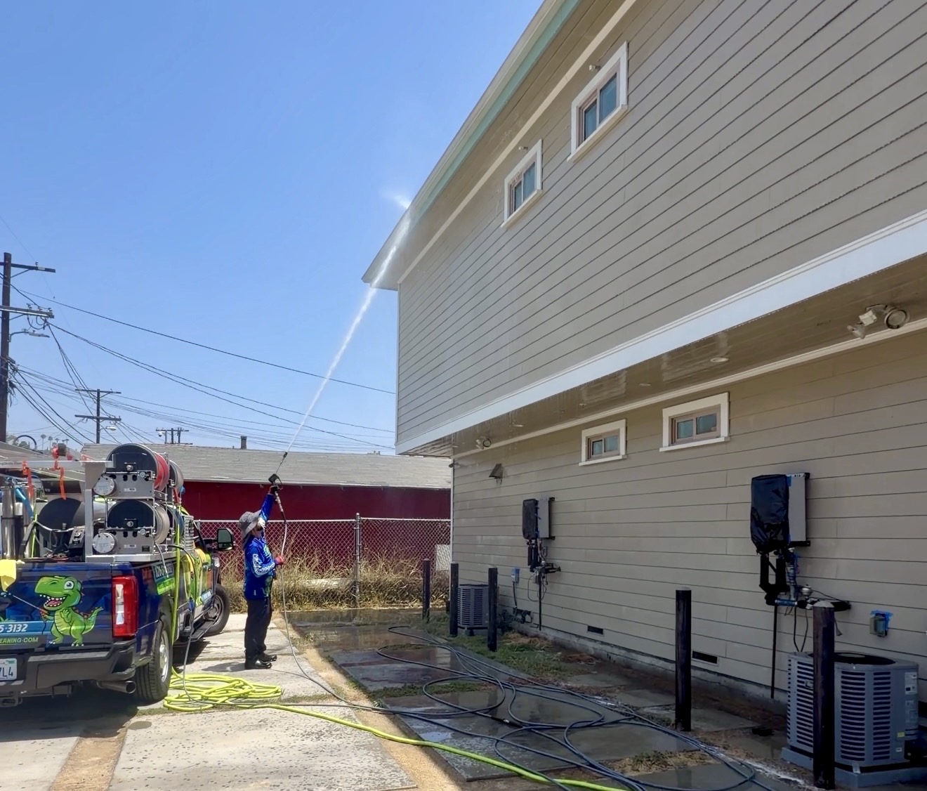 Eave and trim cleaning in Pasadena, CA