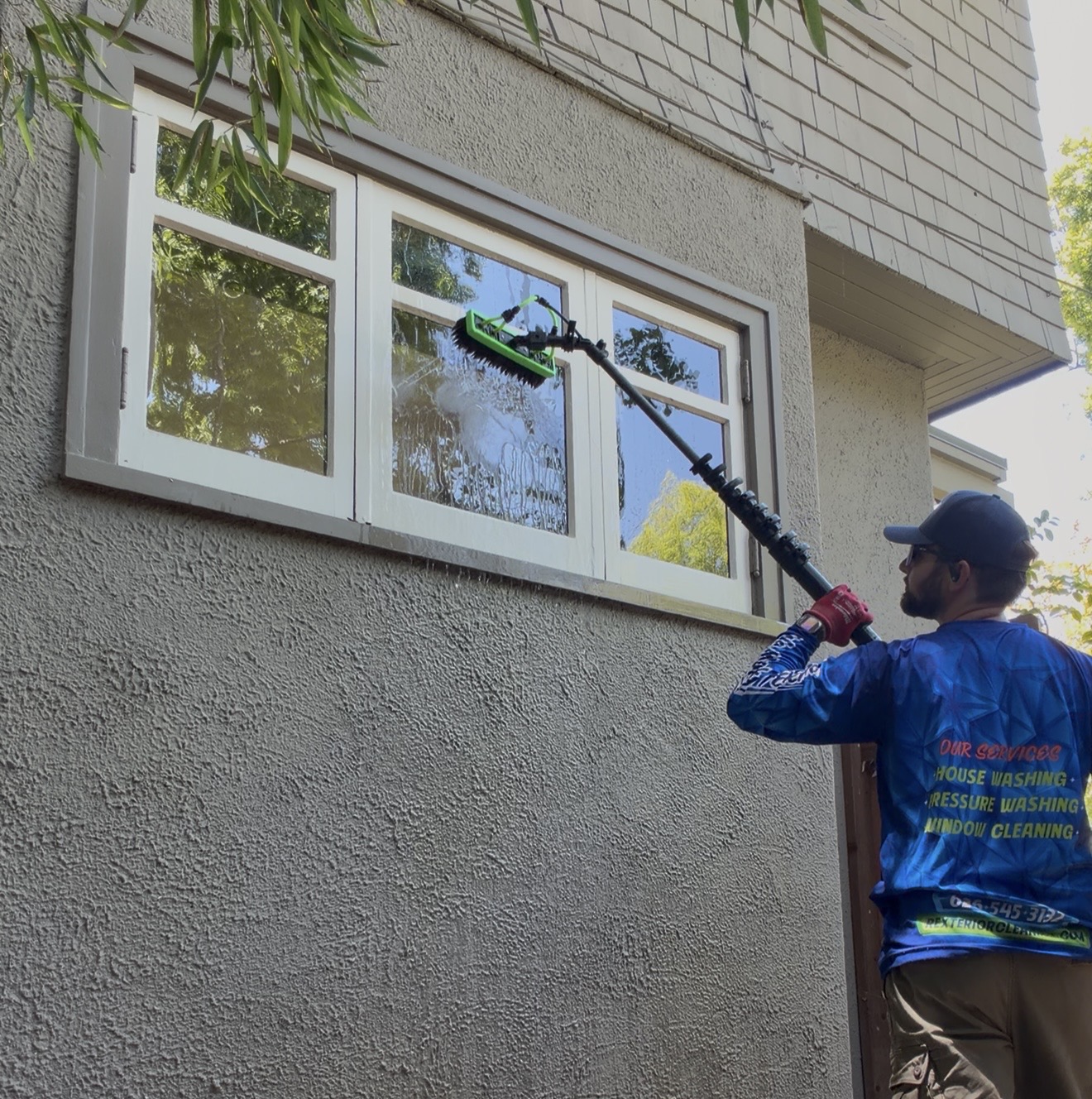 Exterior window cleaning in Pasadena, CA