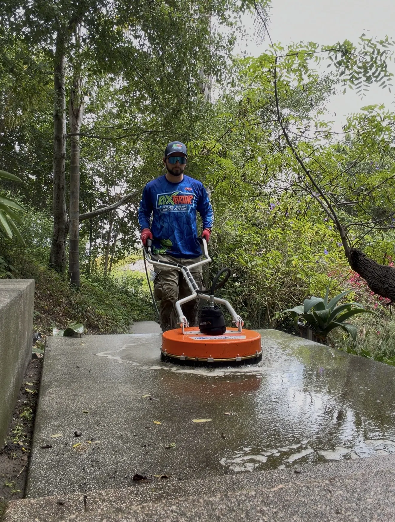 Walkway and step pressure washing in Pasadena, CA