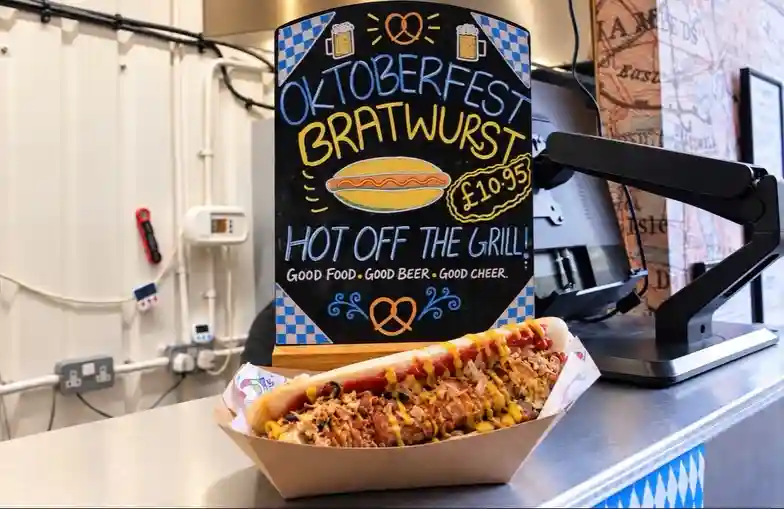 Beer tastes better when there’s a bratwurst involved 🌭

Our Oktoberfest bratwurst comes loaded with crispy onions, mustard and our homemade sauce. Messy, saucy and exactly what you want with one of our Oktoberfest beers! 

Available this Saturday at The Barrel Project 🍺
