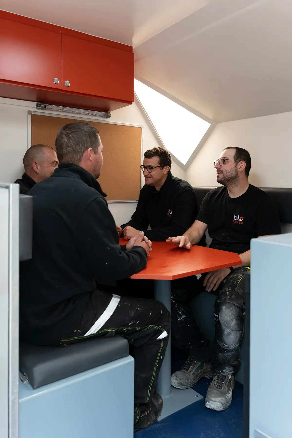 Système de gestion énergie kit solaire base vie chantier — BLE Base Vie