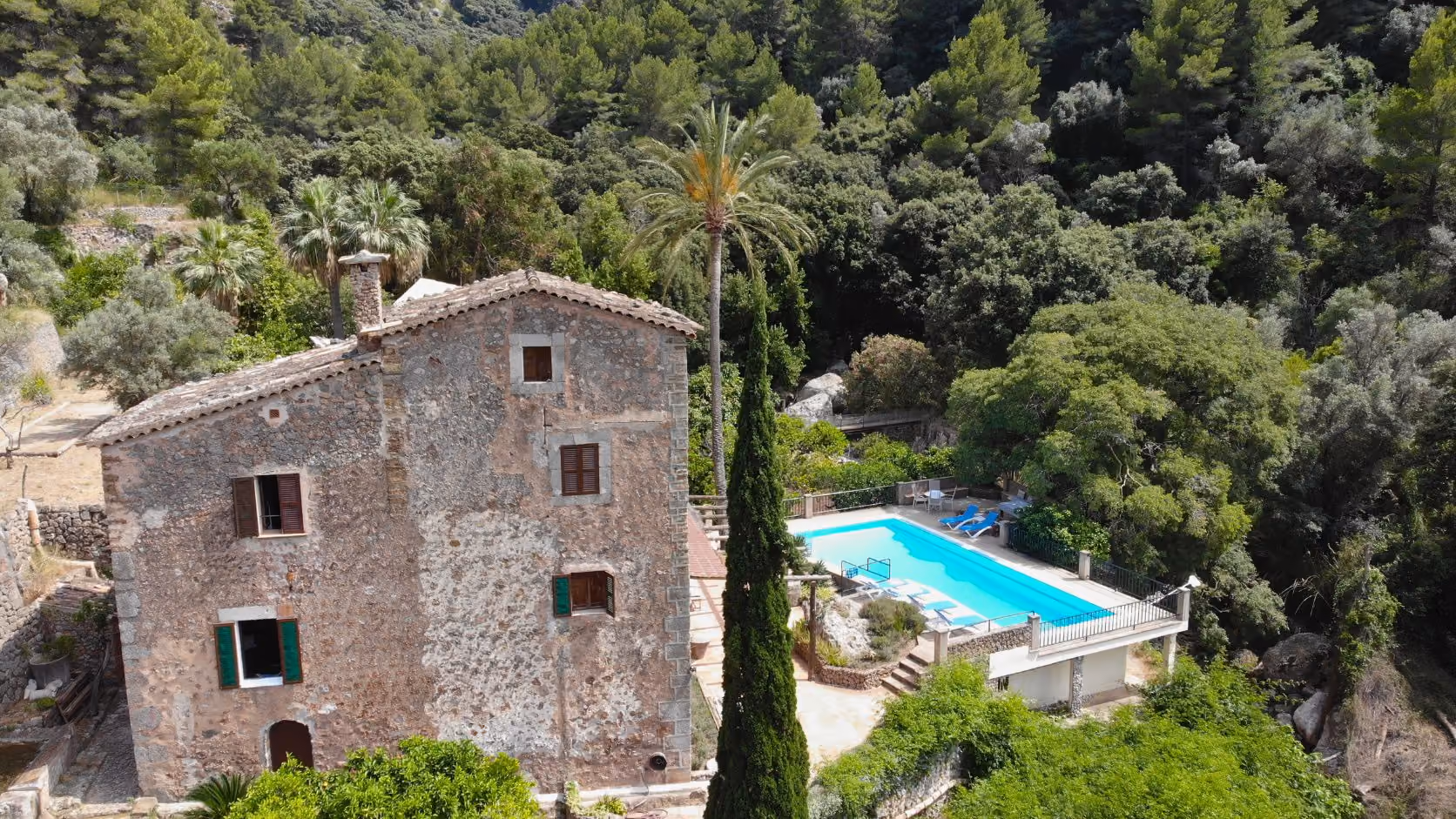 Finca Higo, Mallorca, from an aerial perspective, showing the pool.