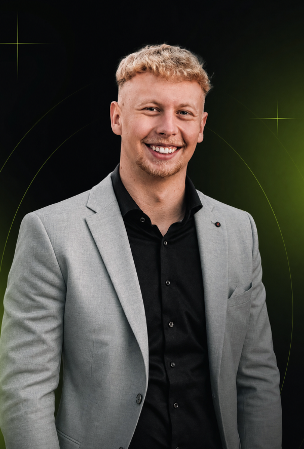 Leader Image 