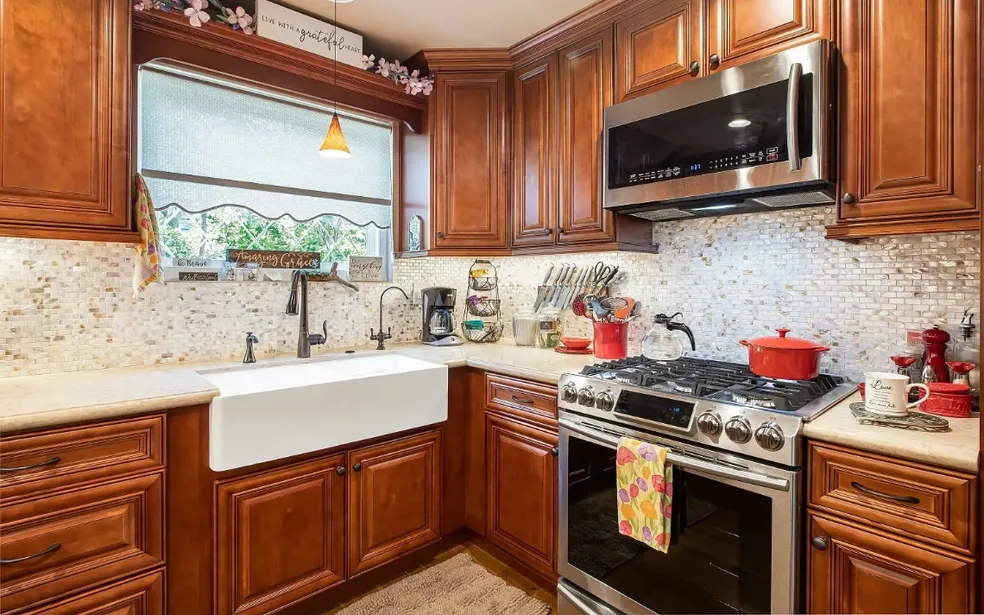Traditional Kitchen Cabinetry