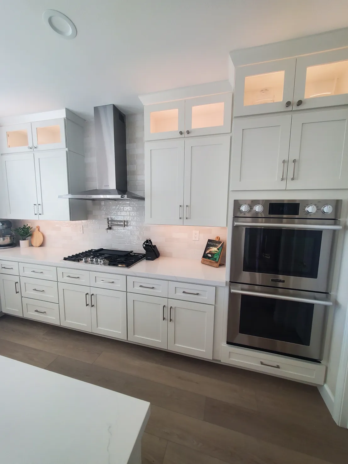 Modern White Shaker Cabinets