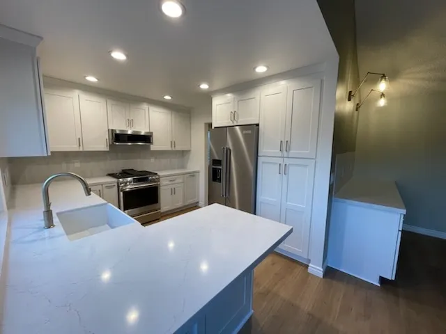 Modern White Shaker Cabinets Simi Valley
