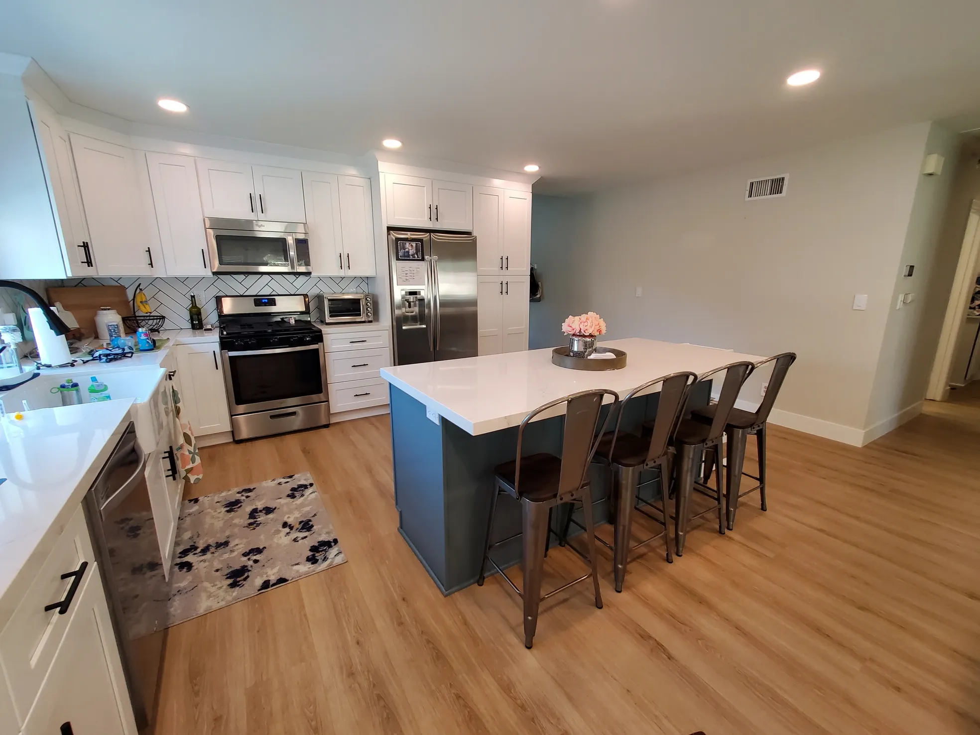 Modern Kitchen Cabinetry Design