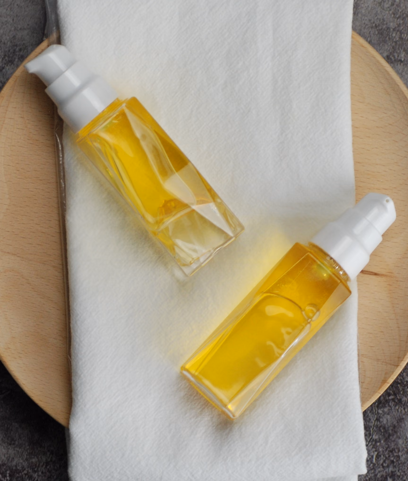 Refillable PCR EBM AIRLESS made in Taiwan for clean beauty skincare products.