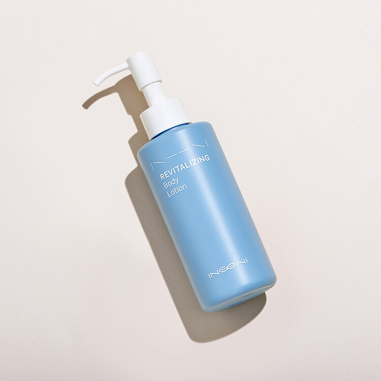 image of elegant beauty product arrangement