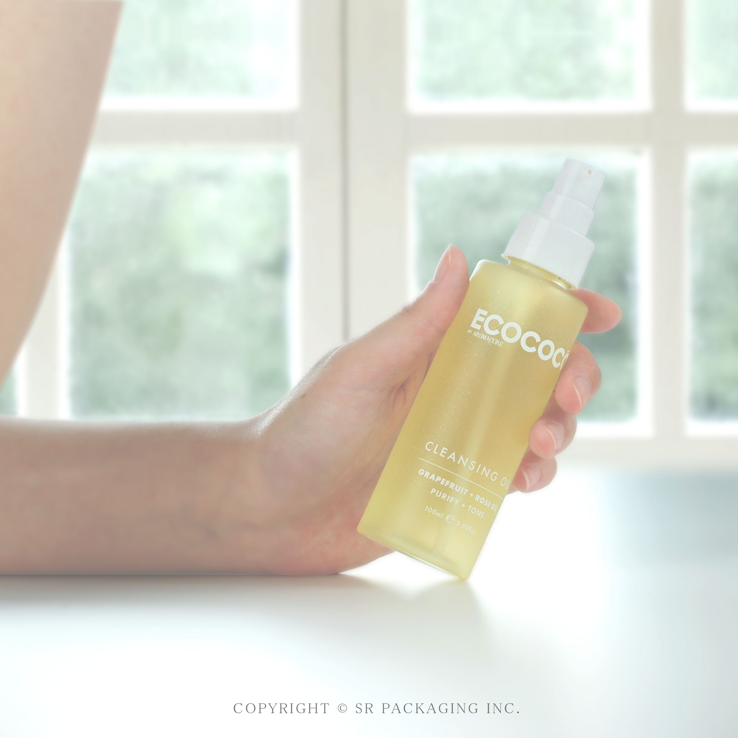 PET bottles for ECOCOCO Cleansing Oil.