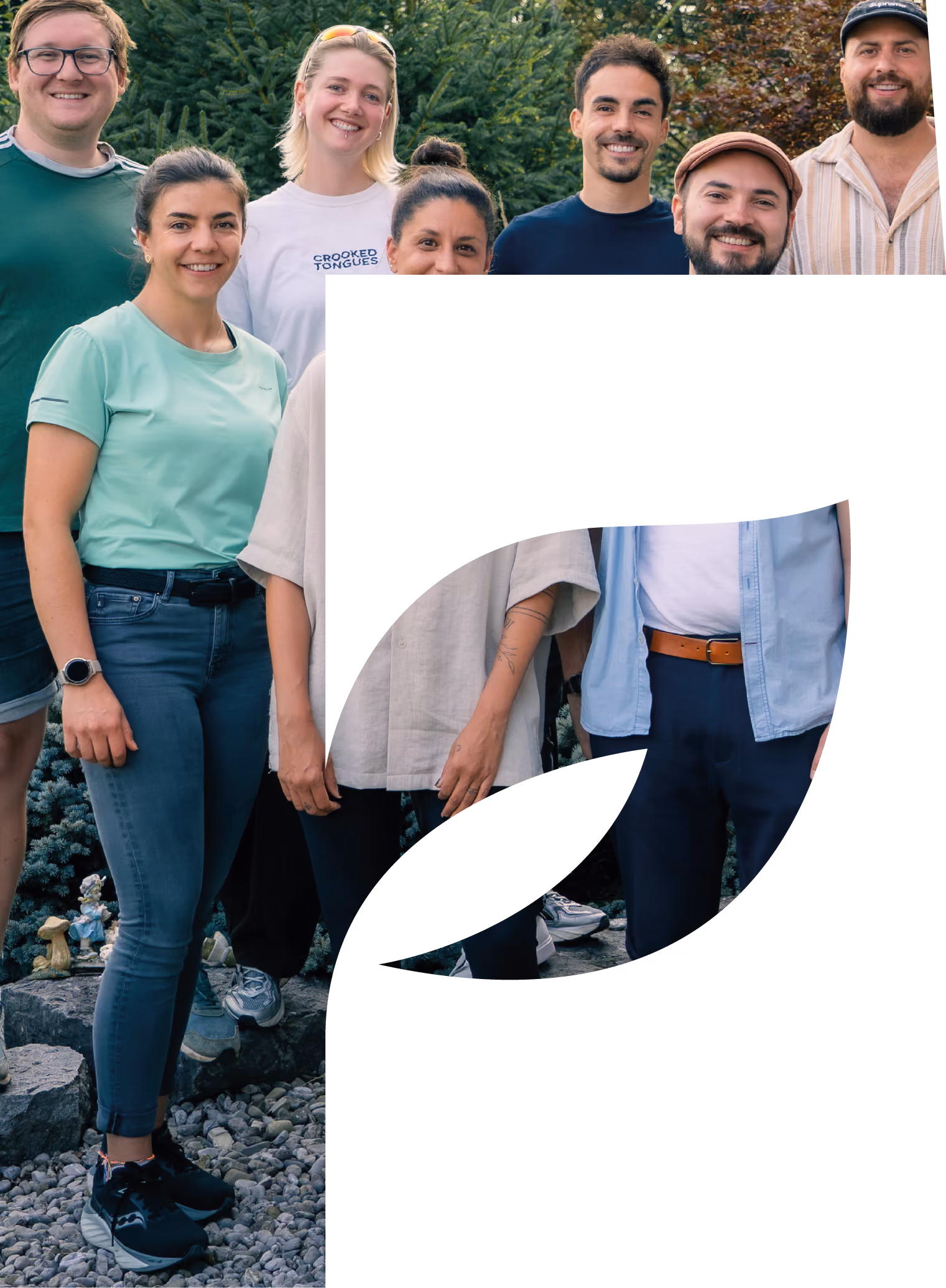 Collage aus Teamfotos in Form des FarmAct Logos