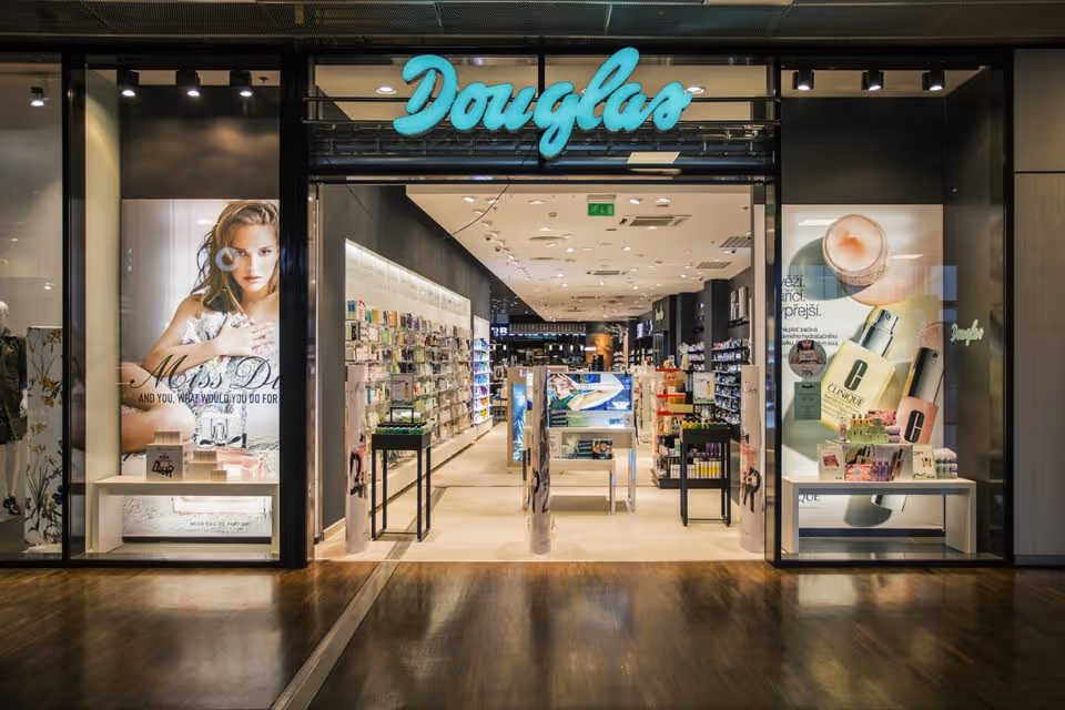 Parfuméria Douglas: 99 % dokladov sa spracúva automaticky