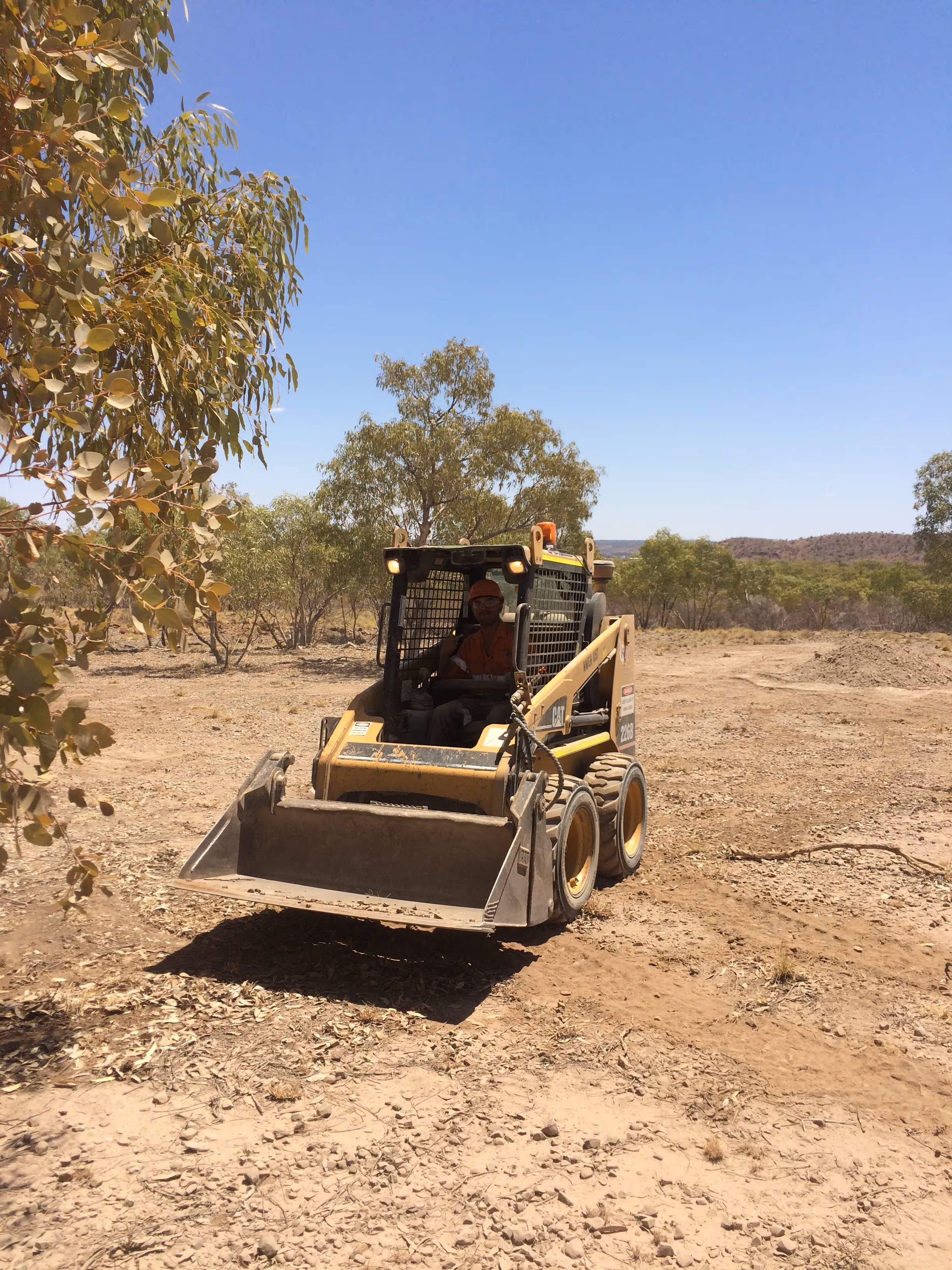 Civil skid steer loader