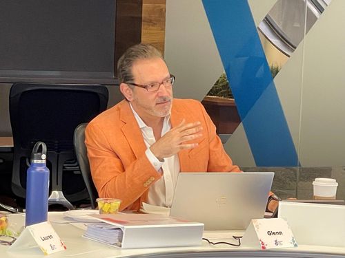 Glenn Llopis in a private debrief conversation