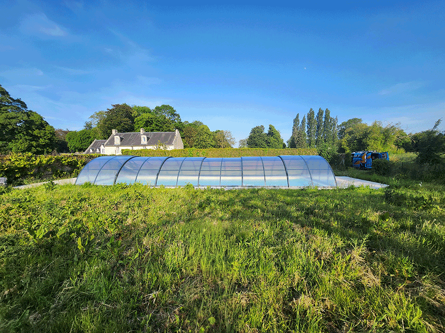 Abri de piscine - Réparation toiture polycarbonate suite sinistre grêle. Propriété de caractère à Pont-Audemer (27) 